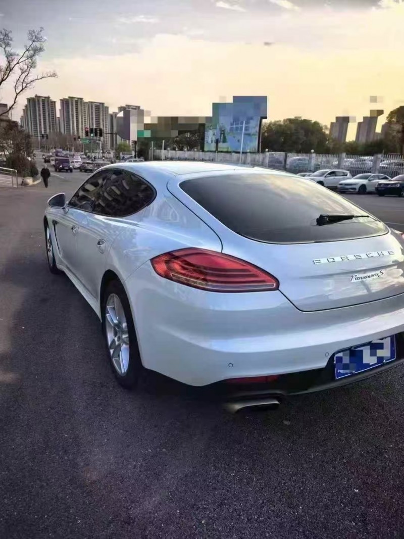 新余16年保时捷帕拉梅拉6