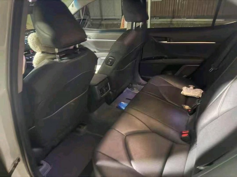 济宁23年丰田凯美瑞5