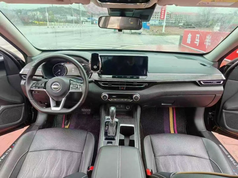 邵陽23年日產天籟4