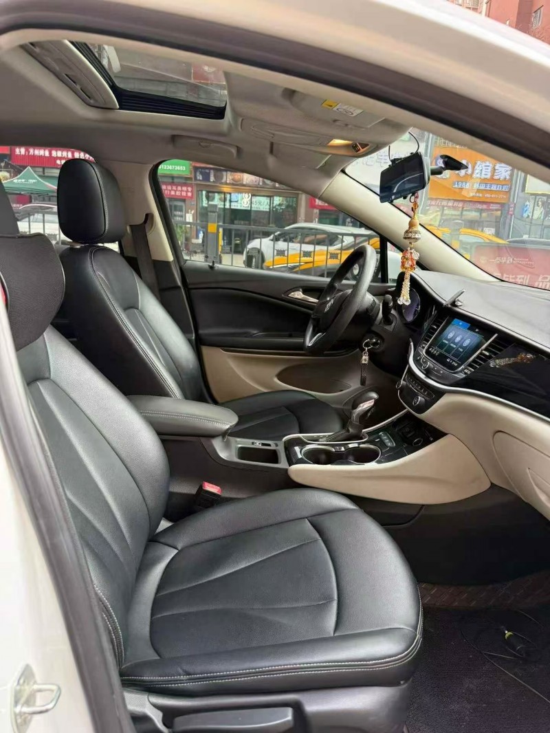 畢節21年別克威朗4