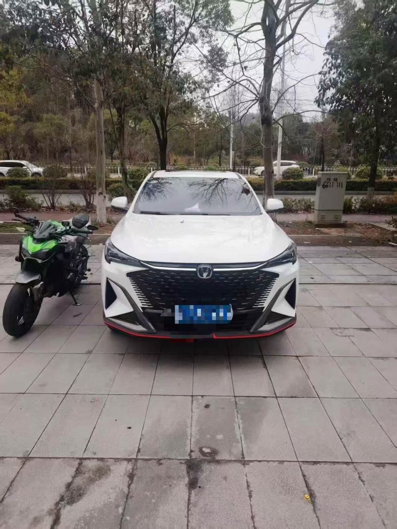 张家界25年长安汽车欧尚1