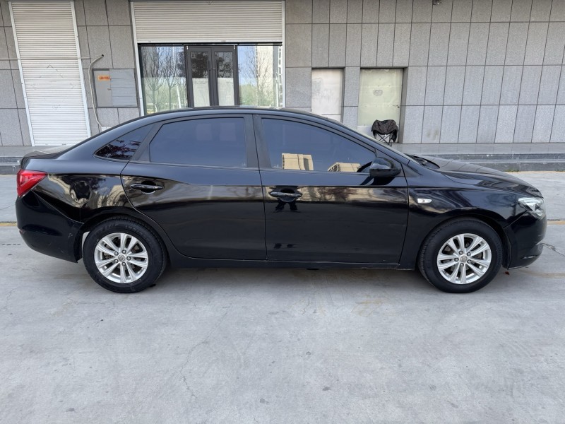 济宁17年别克英朗8