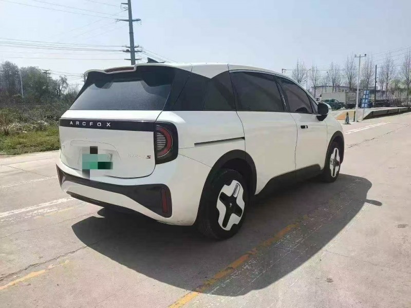 菏泽24年极狐汽车考拉8