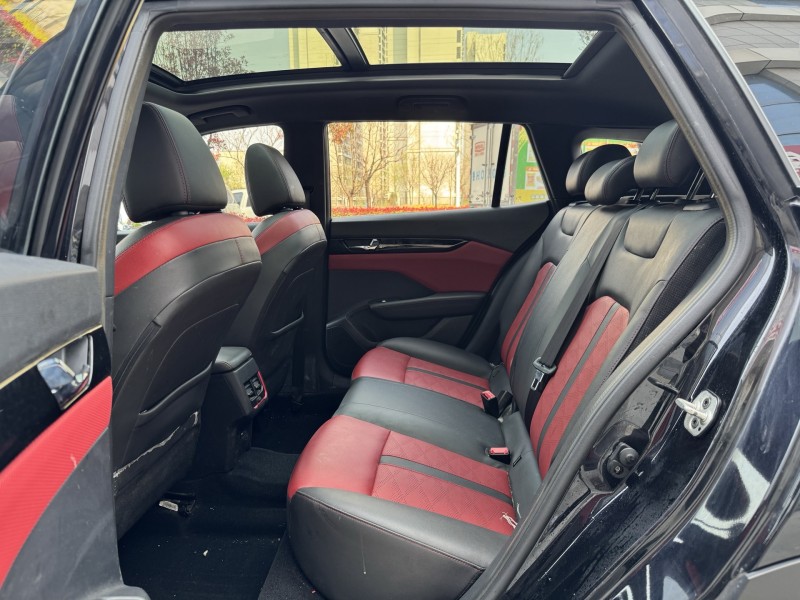 济宁22年东风奕炫6