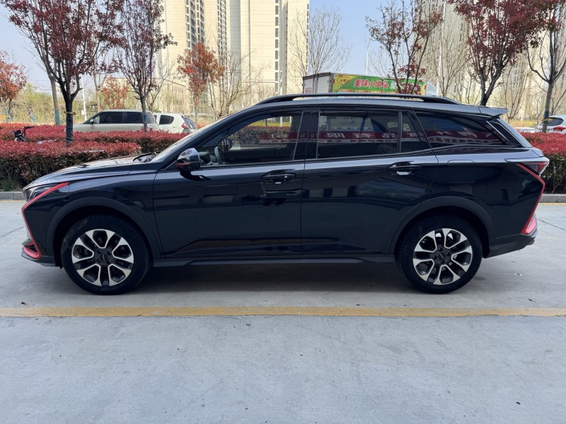 济宁22年东风奕炫7