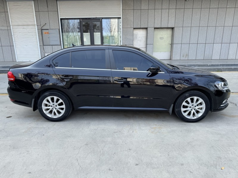 濟寧17年大眾朗逸8