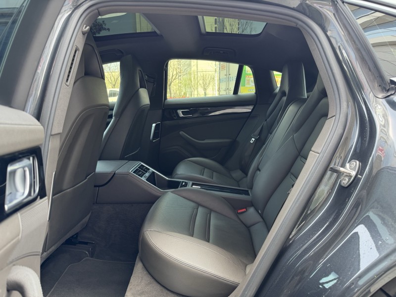 濟寧18年保時捷帕拉梅拉6