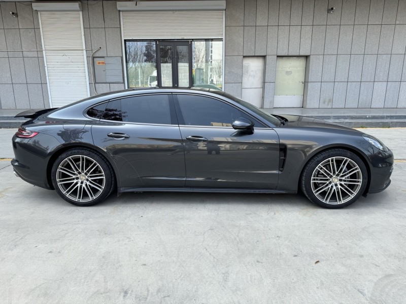 濟寧18年保時捷帕拉梅拉8