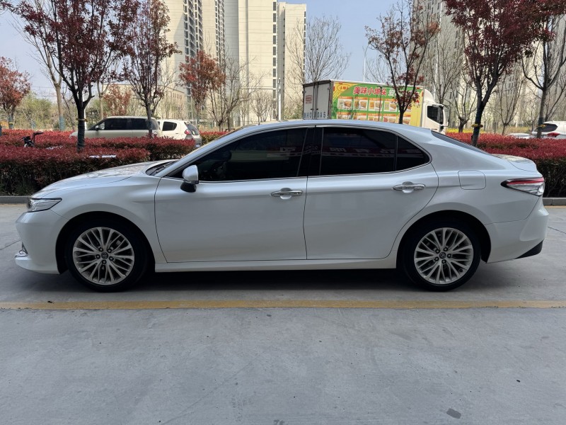 濟寧20年豐田凱美瑞8