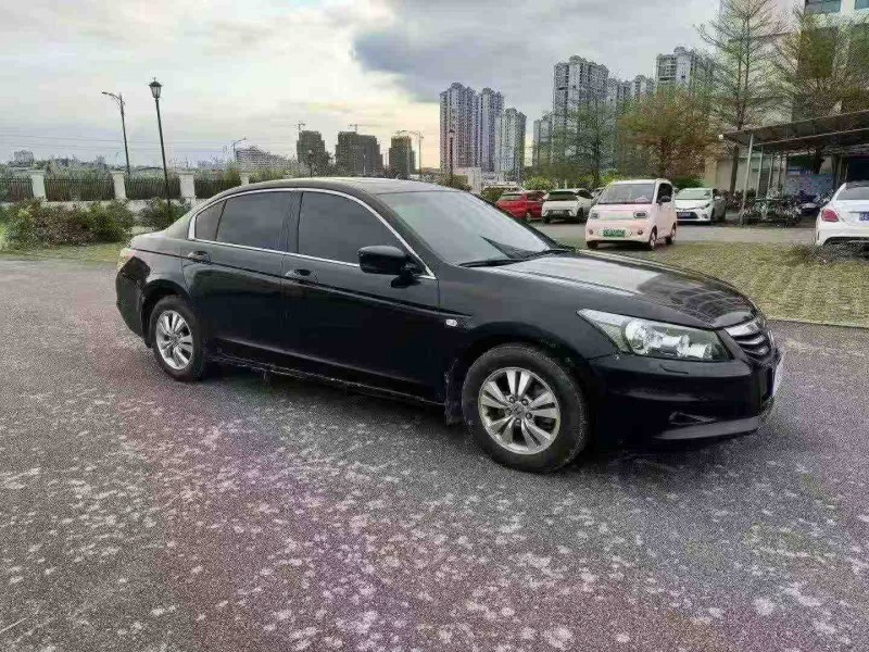 南宁12年本田雅阁2