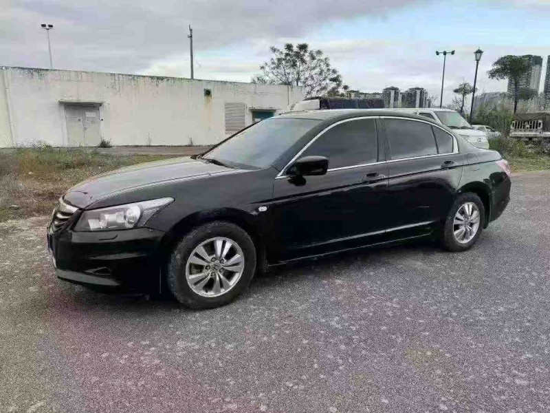 南宁12年本田雅阁3