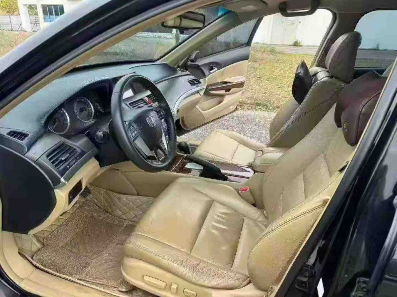 南宁12年本田雅阁4