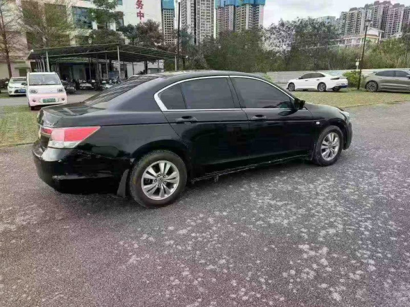 南宁12年本田雅阁7