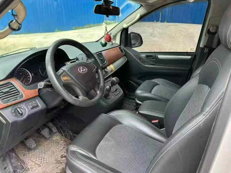 南宁17年大通G104