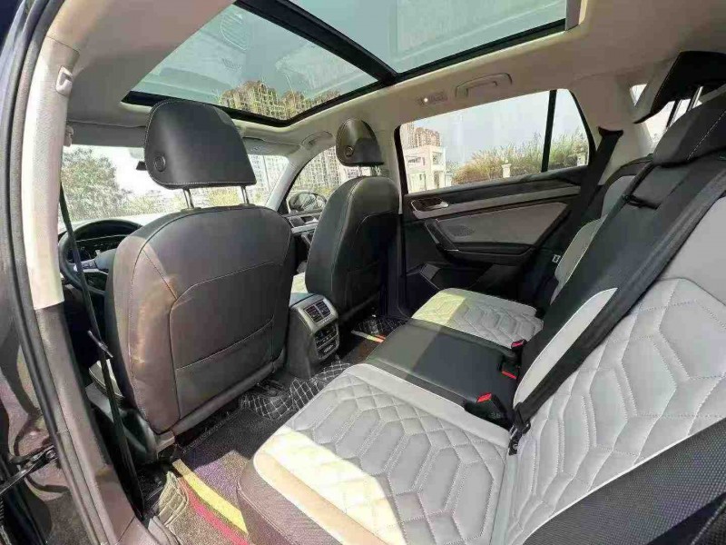 南宁24年大众探岳6