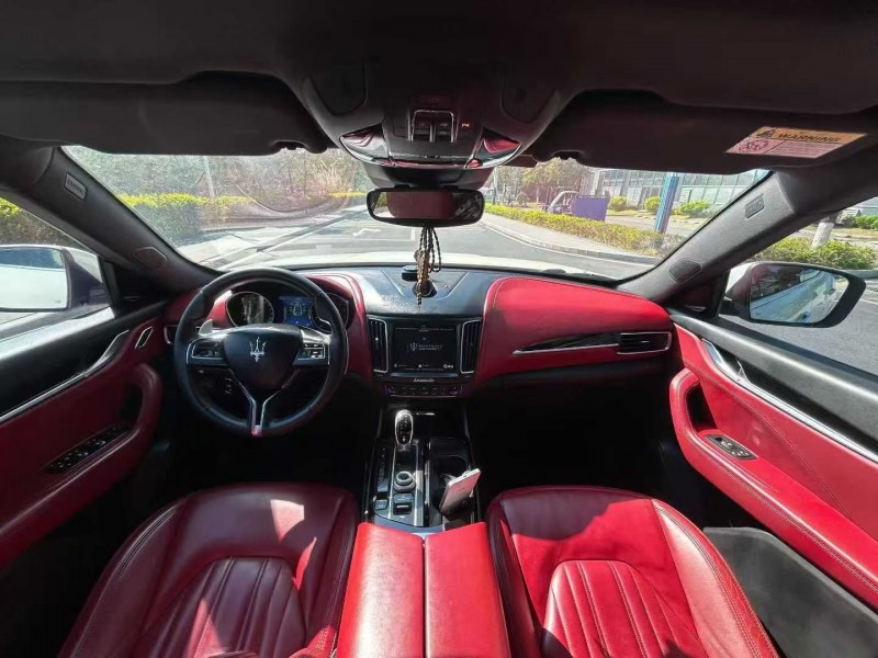 东莞18年玛莎拉蒂Levante5