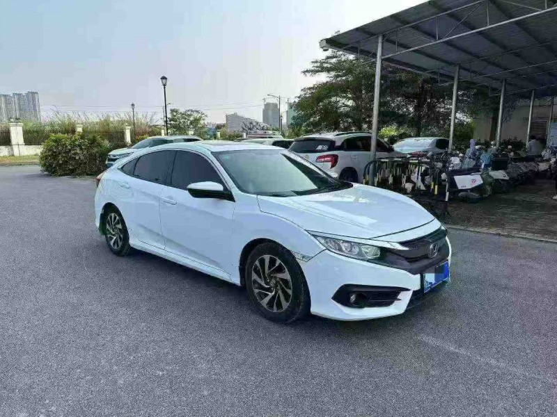 南宁17年本田思域2