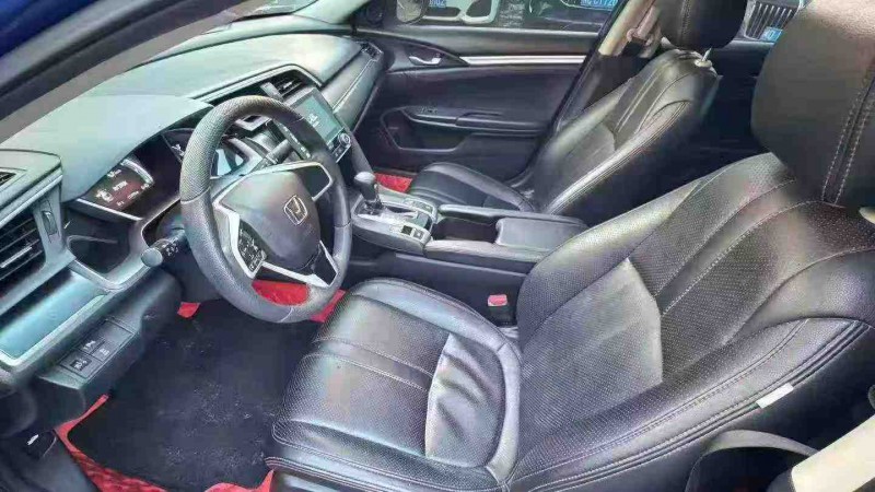 南宁17年本田思域4