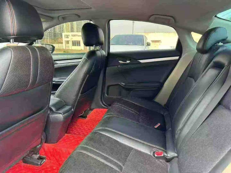 南宁17年本田思域6