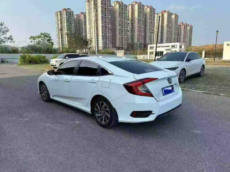 南宁17年本田思域7