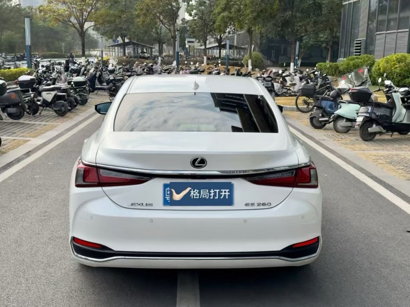 东莞22年雷克萨斯ES9