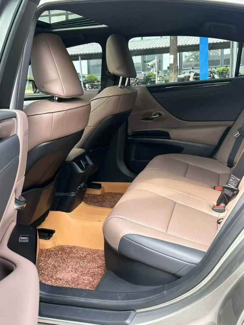 东莞23年雷克萨斯ES6