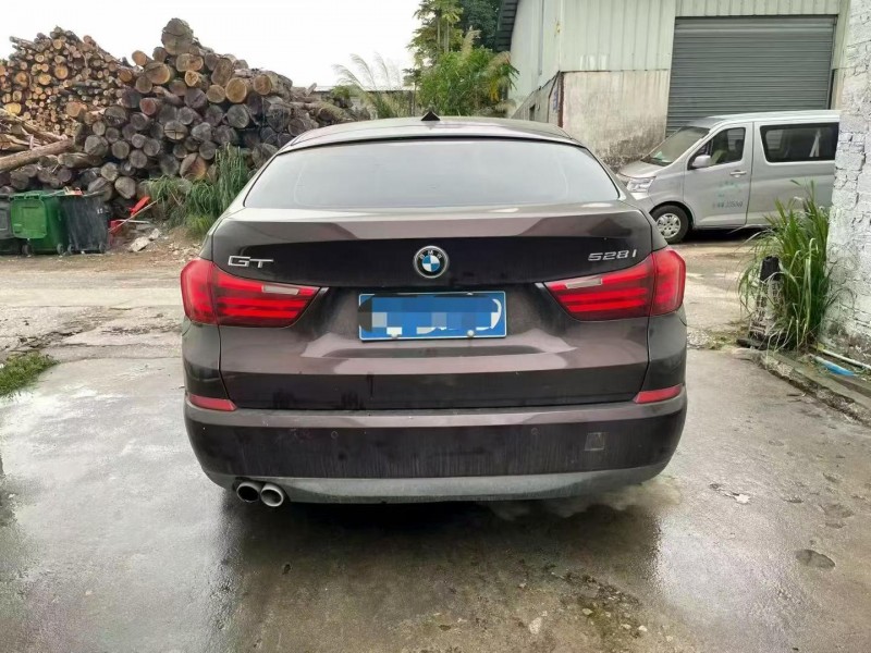 广州17年宝马5系8