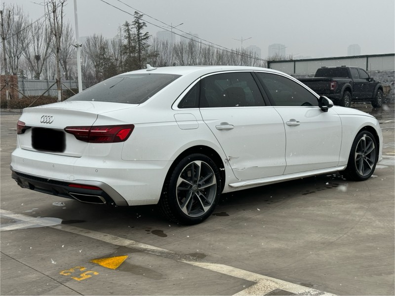 新乡21年奥迪A4L9
