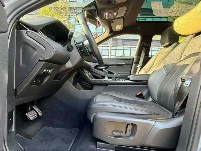 东莞21年路虎极光5