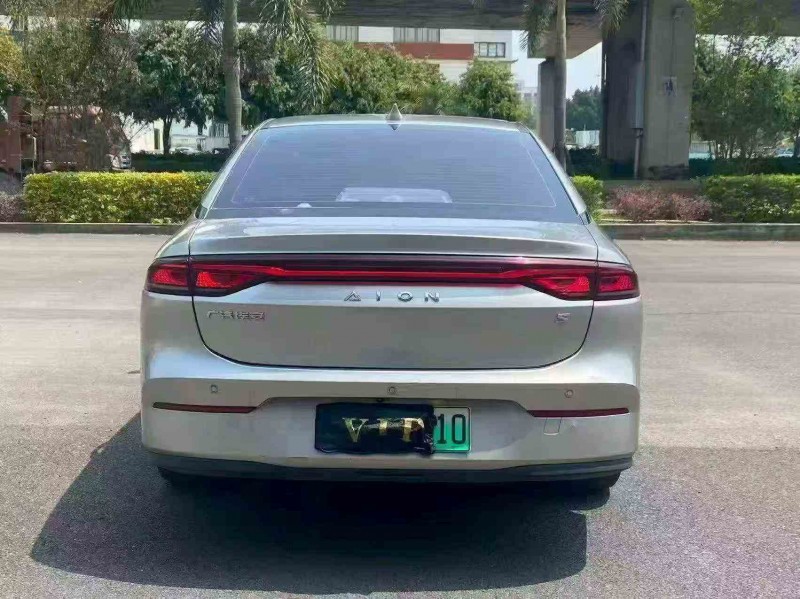 南平23年传祺埃安S9