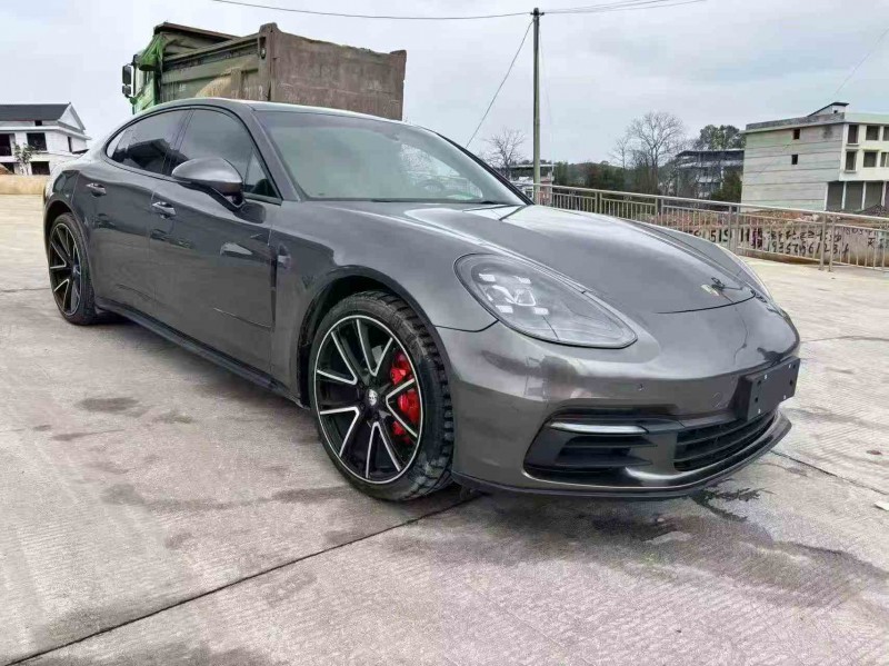 怀化17年保时捷帕拉梅拉2