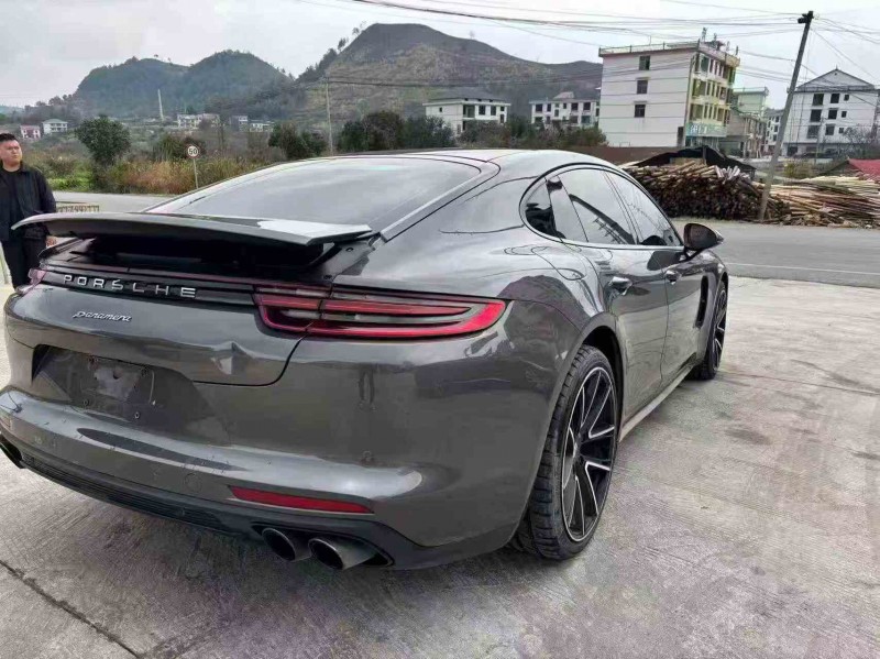 怀化17年保时捷帕拉梅拉7