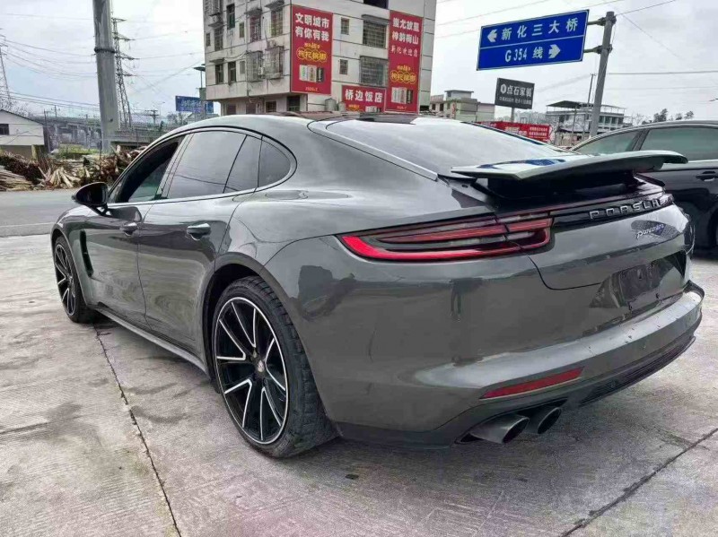 怀化17年保时捷帕拉梅拉8