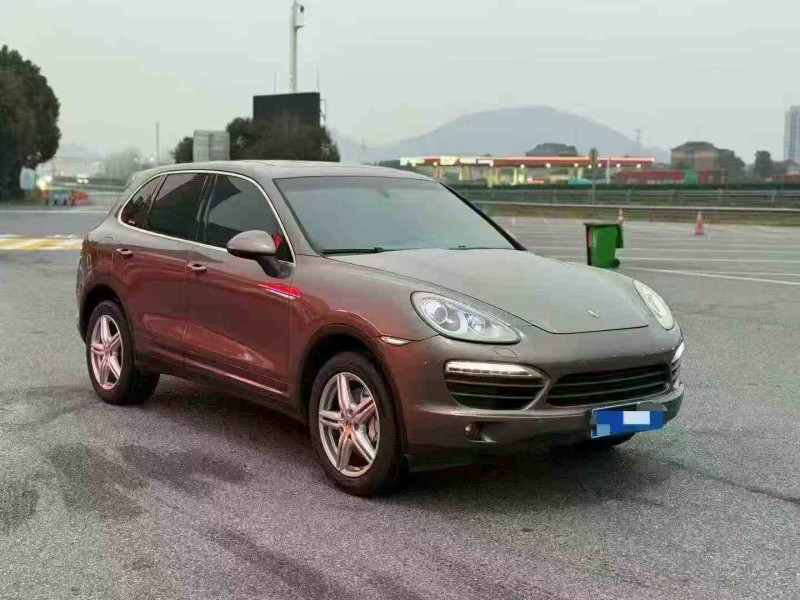 金华13年保时捷卡宴2