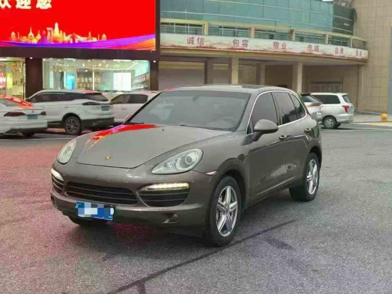 金华13年保时捷卡宴3