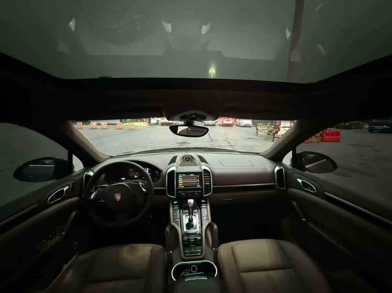 金华13年保时捷卡宴6