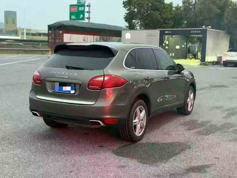 金华13年保时捷卡宴8