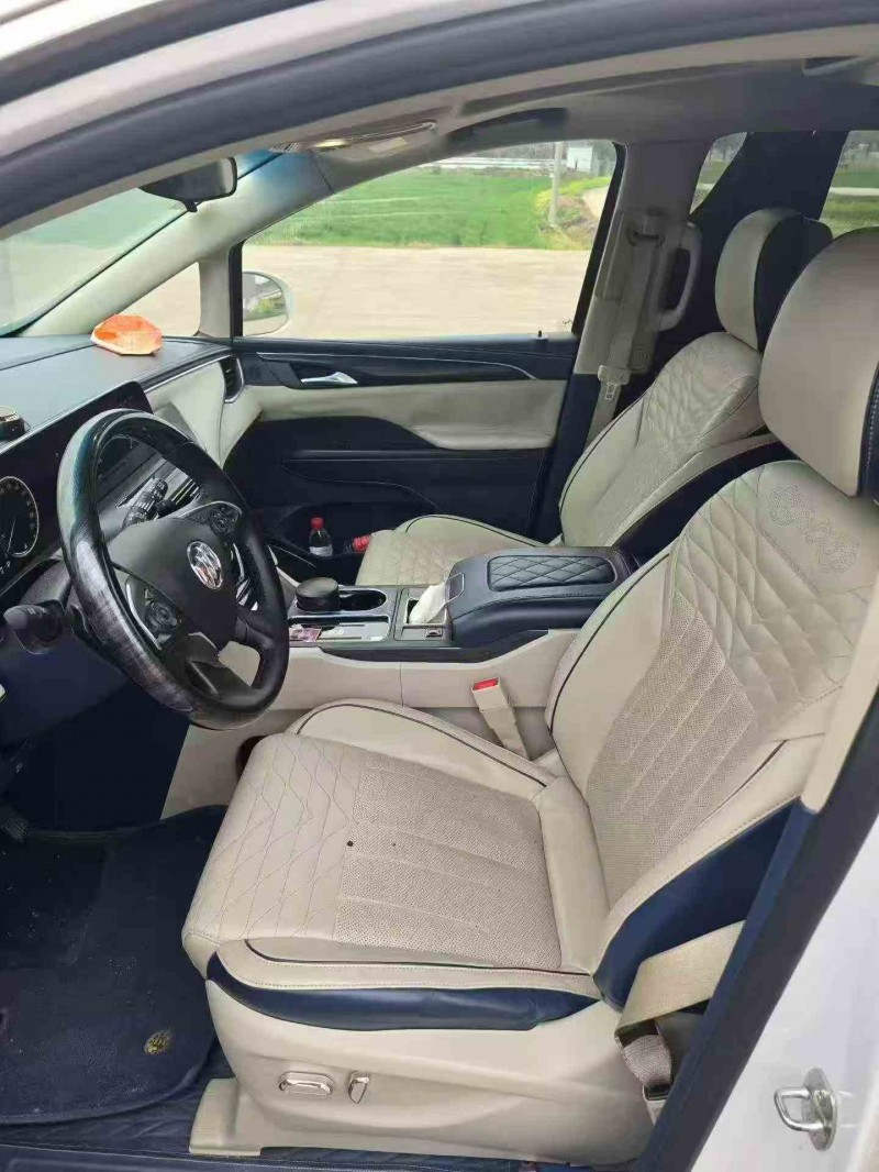 苏州22年别克GL86