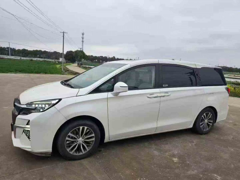 苏州22年别克GL88