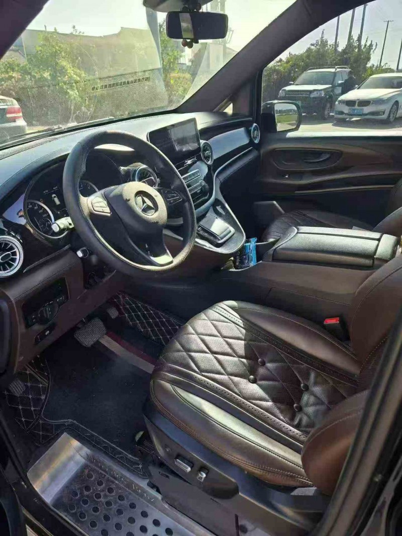 常州21年奔驰威霆8