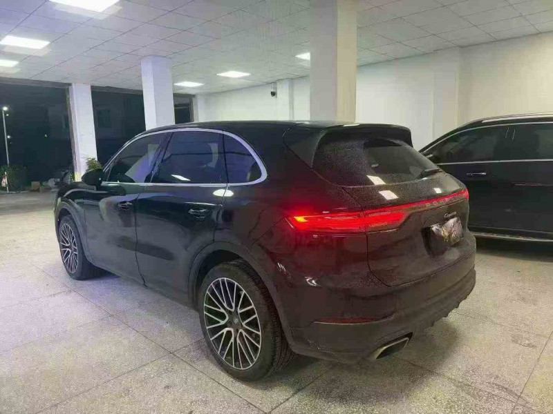 岳阳22年保时捷卡宴7