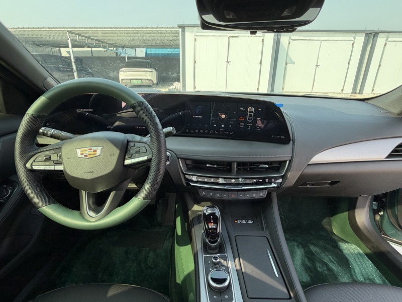 新乡25年凯迪拉克CT55