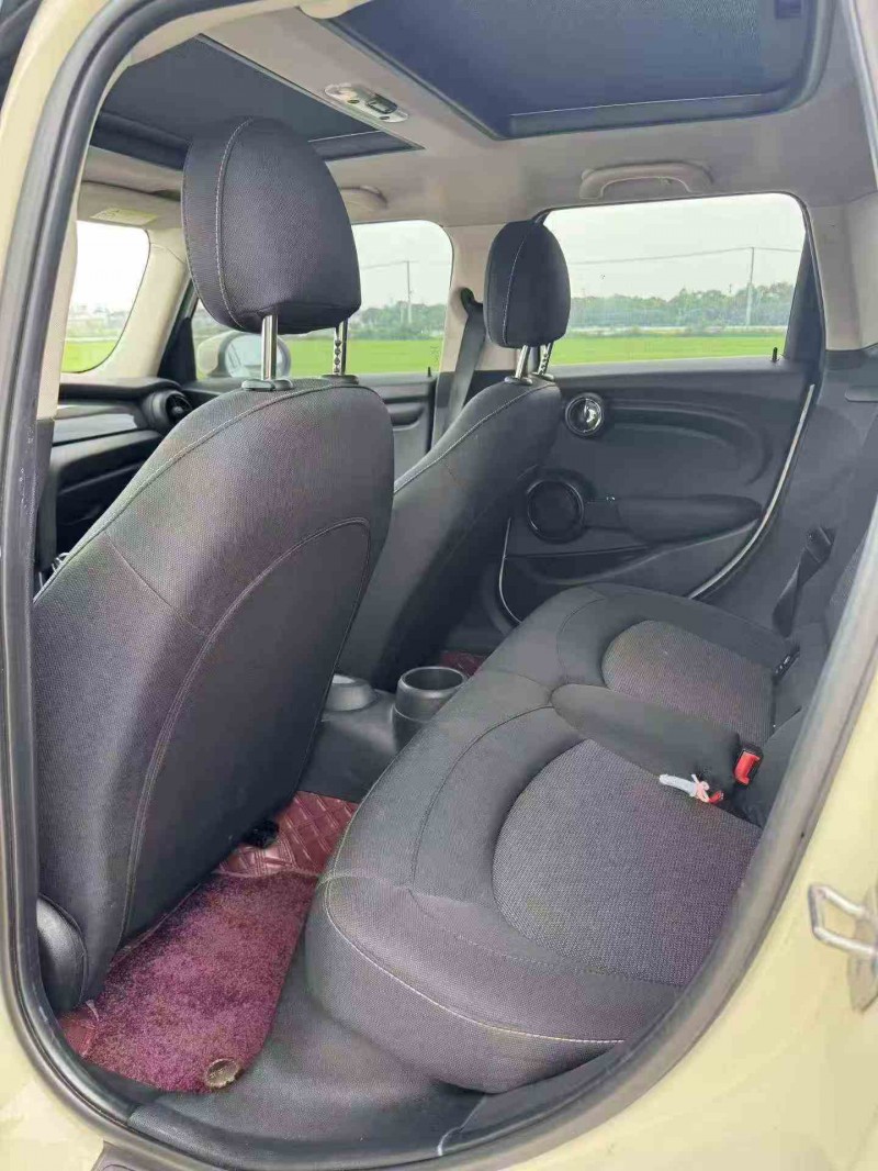 苏州22年宝马迷你4