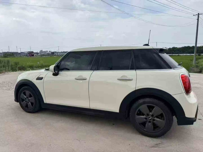 苏州22年宝马迷你7