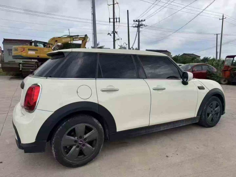 苏州22年宝马迷你8