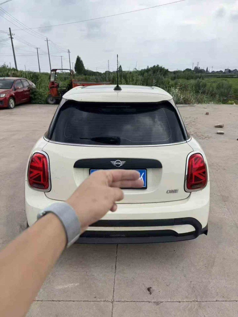 苏州22年宝马迷你9