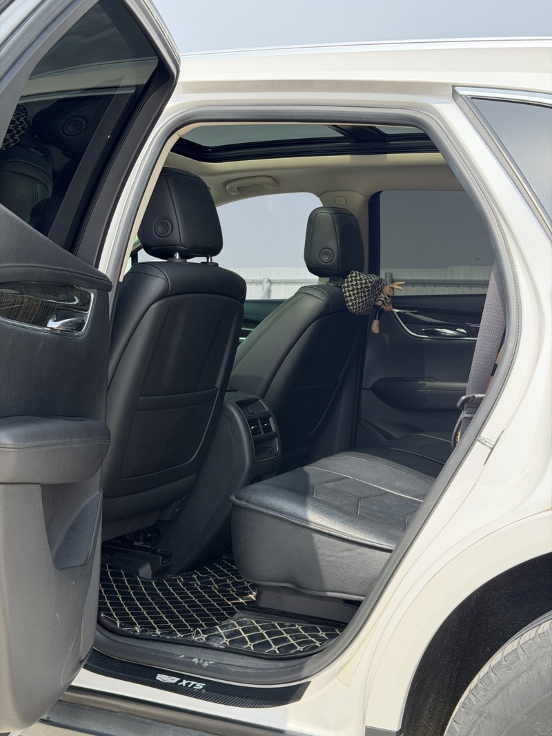 新乡16年凯迪拉克XT56