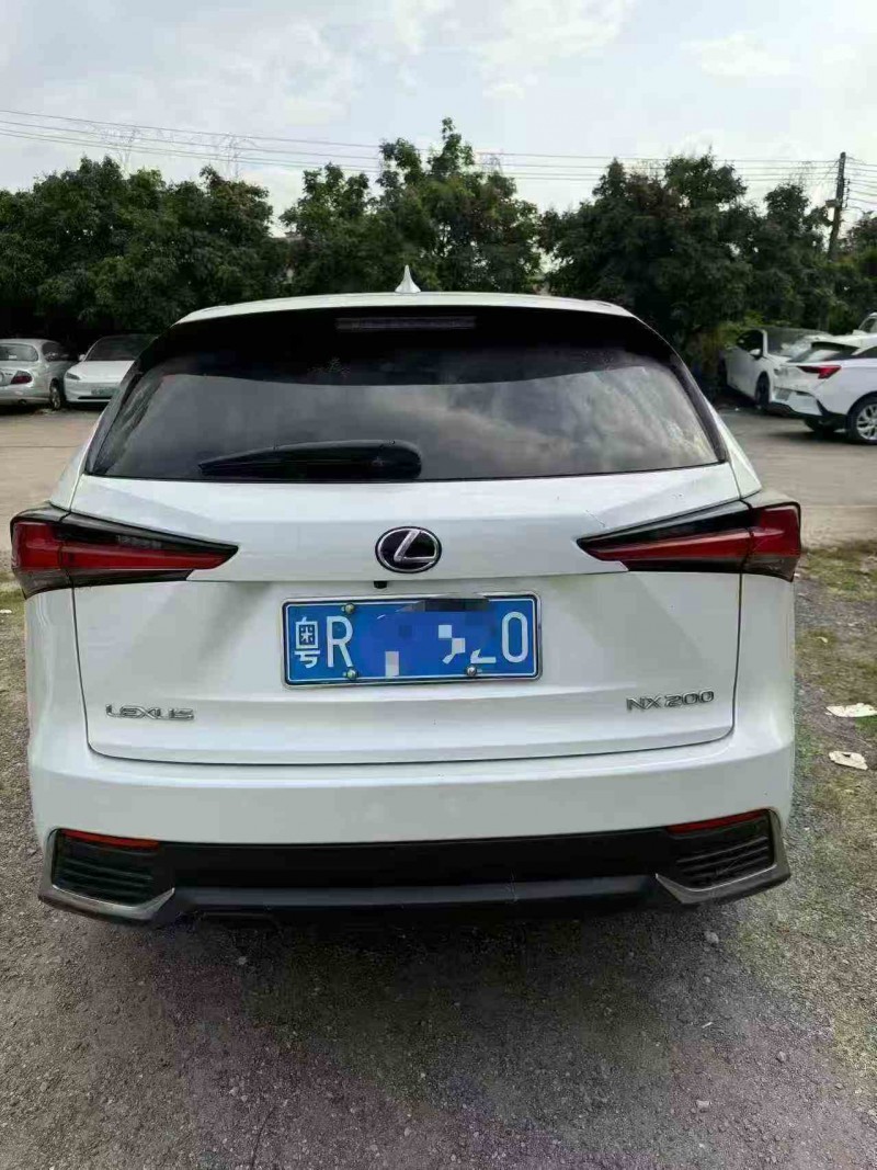 珠海21年雷克萨斯NX4
