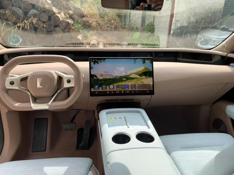 佛山25年阿维塔074