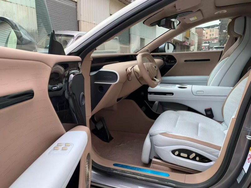 佛山25年阿维塔075